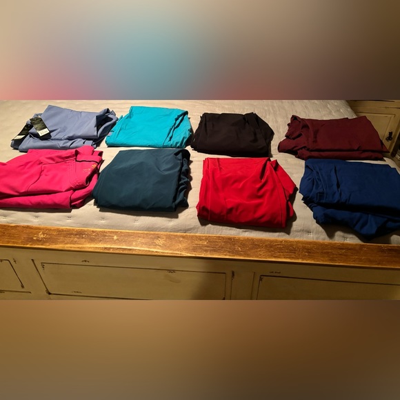 Women’s Scrubs - Picture 2 of 2